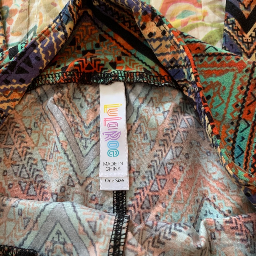 Colorful Chevron Patterned Leggings - Picture 6 of 6